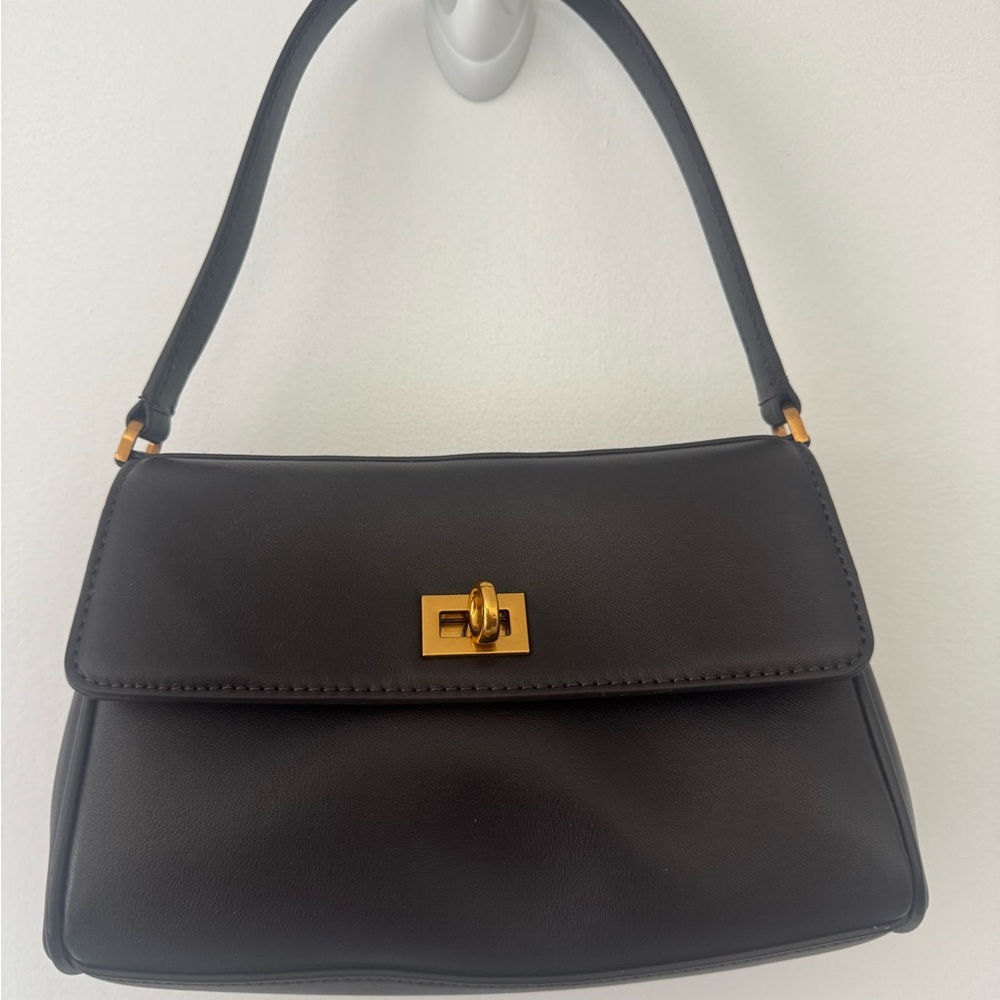 Classic brown Leather Shoulder Bag with Gold Turn-Lock